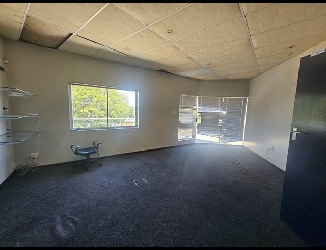 8,120M² WAREHOUSE TO LET IN MEADOWDALE